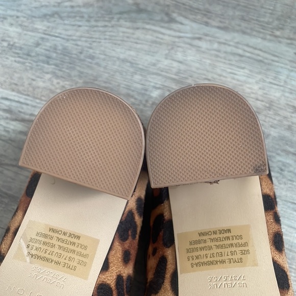 Leopard Print Heels sz 7 - Picture 6 of 10